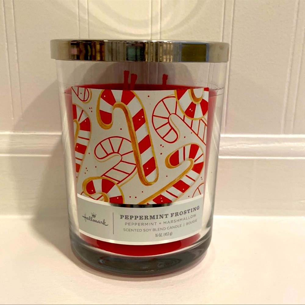 Hallmark ‘Peppermint Frosting’ candle 🕯️